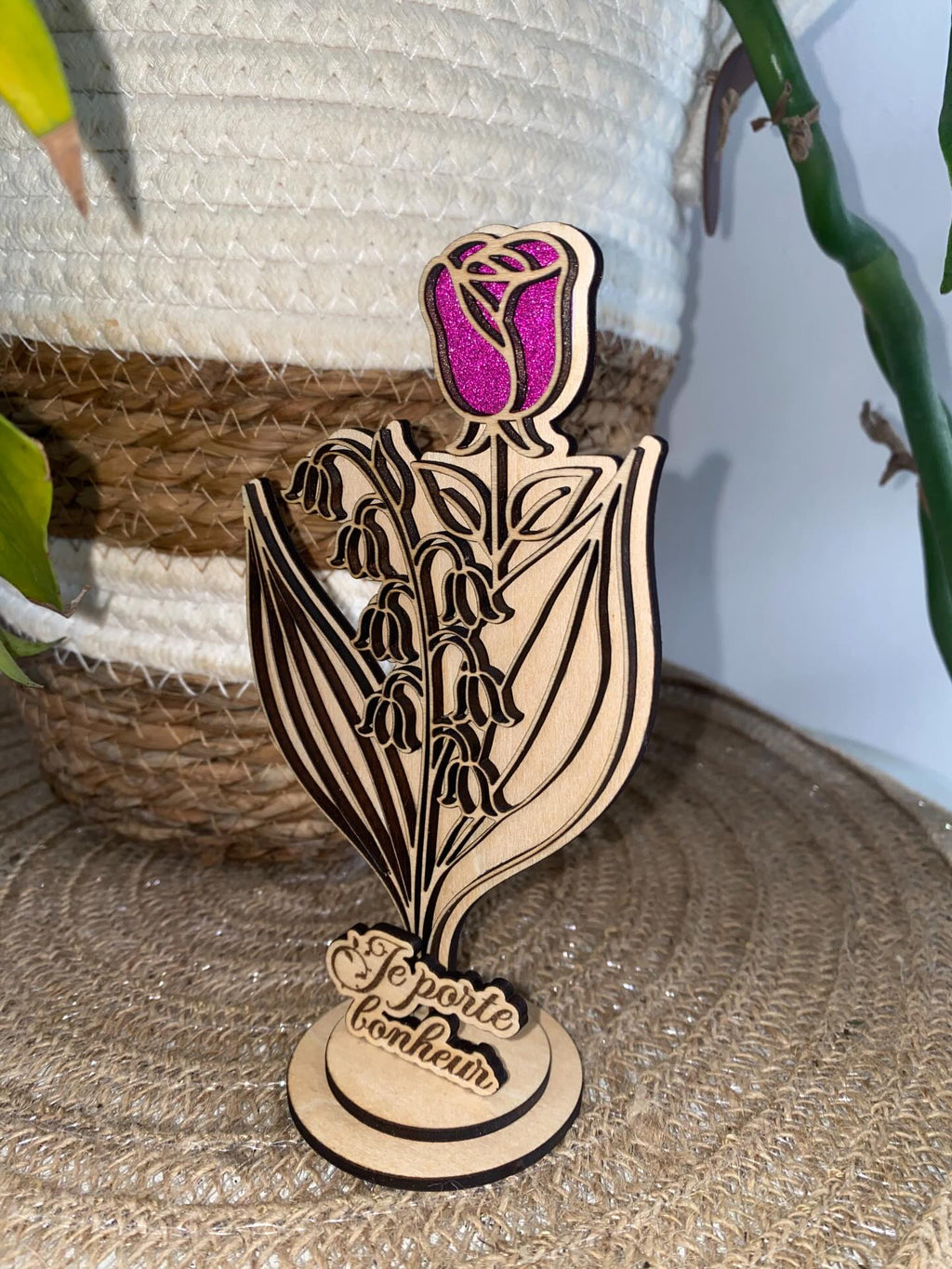 brin de muguet en bois