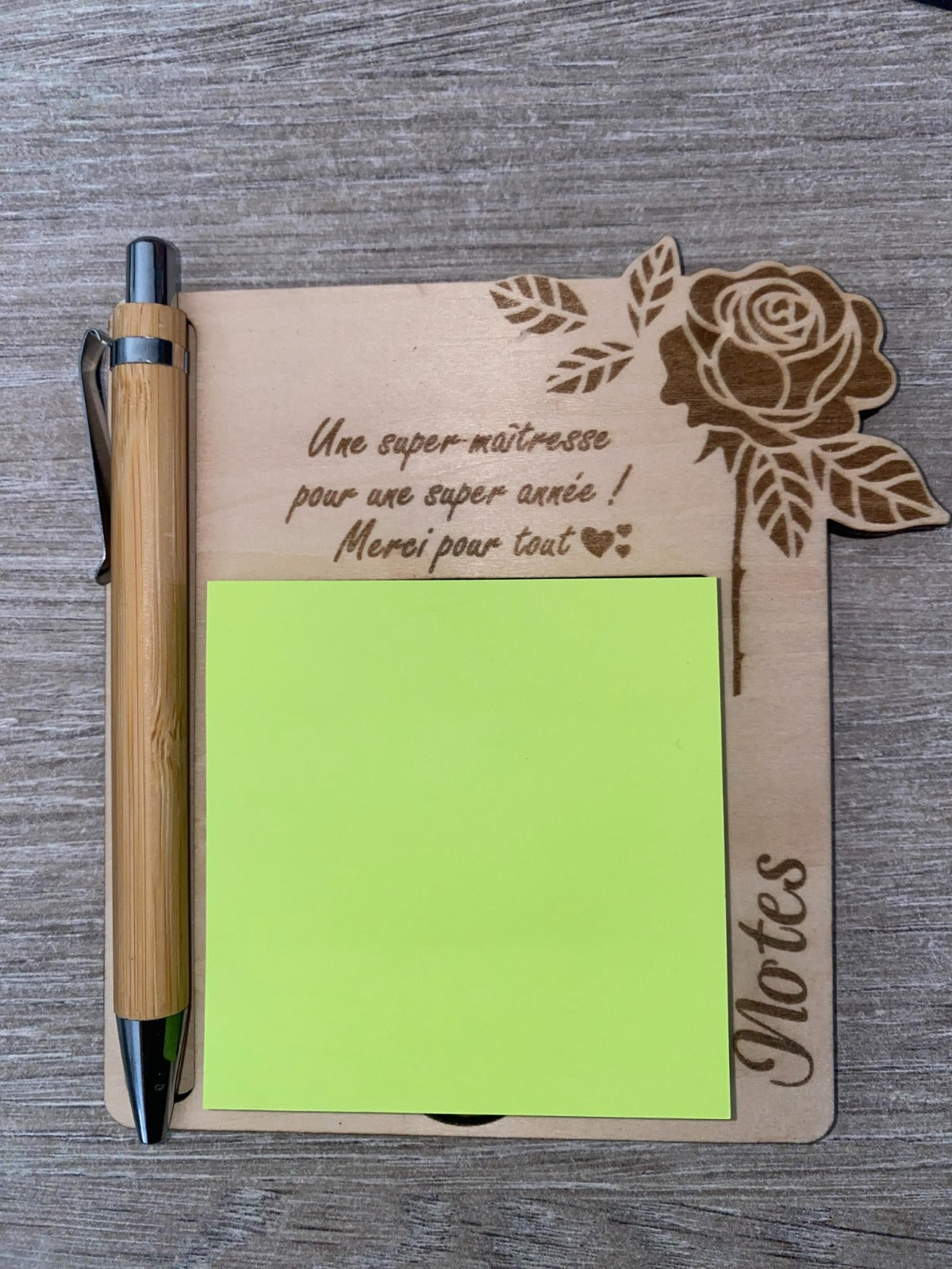 Bloc-Note Personnalisé Maîtresse avec Stylo Gravé – Rose