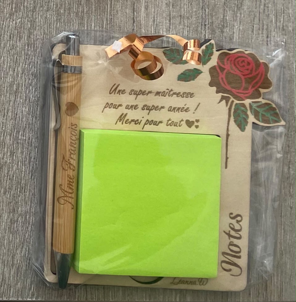 Bloc-Note Personnalisé Maîtresse avec Stylo Gravé – Rose