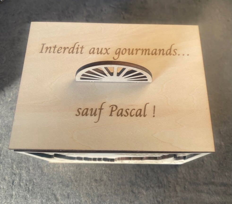 Boîte en bois personnalisée – Création artisanale sur mesure