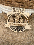 Boule de Noël en bois personnalisée – Renne et sapins