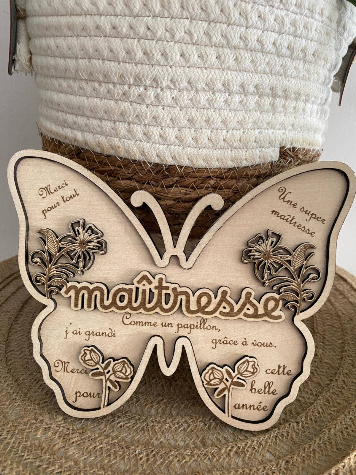 Papillon 3D "Merci Maîtresse" en Bois Gravé
