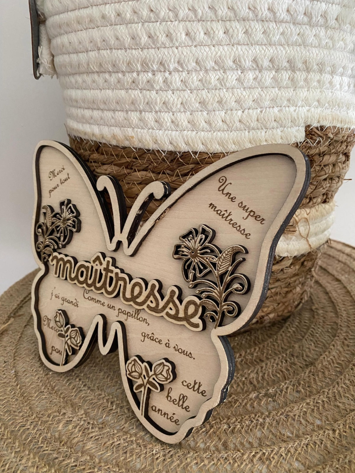 Papillon 3D "Merci Maîtresse" en Bois Gravé