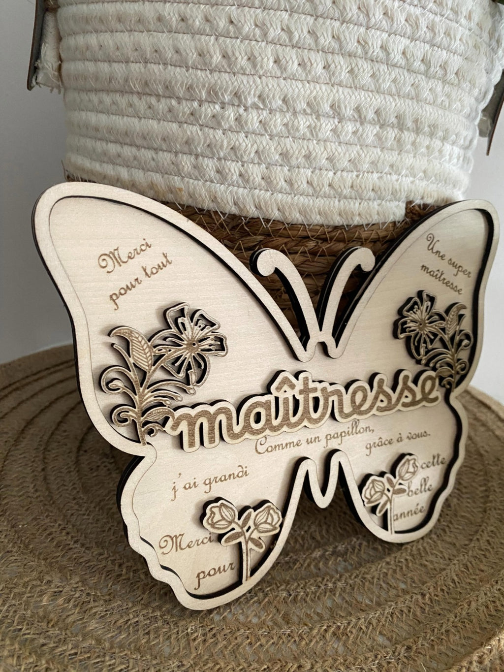 Papillon 3D "Merci Maîtresse" en Bois Gravé