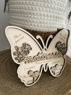 Papillon 3D "Merci Maîtresse" en Bois Gravé
