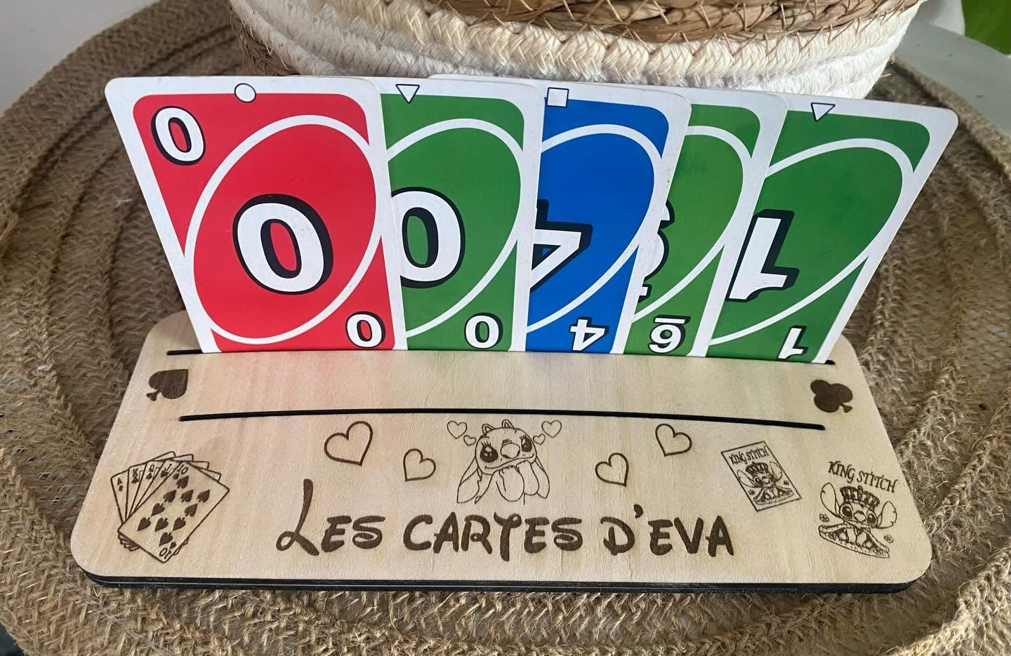 Porte-cartes de jeu personnalisé en bois – Prénom et thème au choix