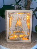 Lampe Livre en Bois Gravée Personnalisée