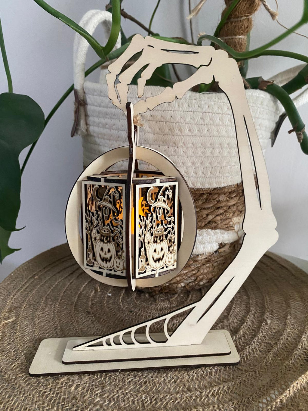 Lanterne d’Halloween en bois personnalisée – Main squelette