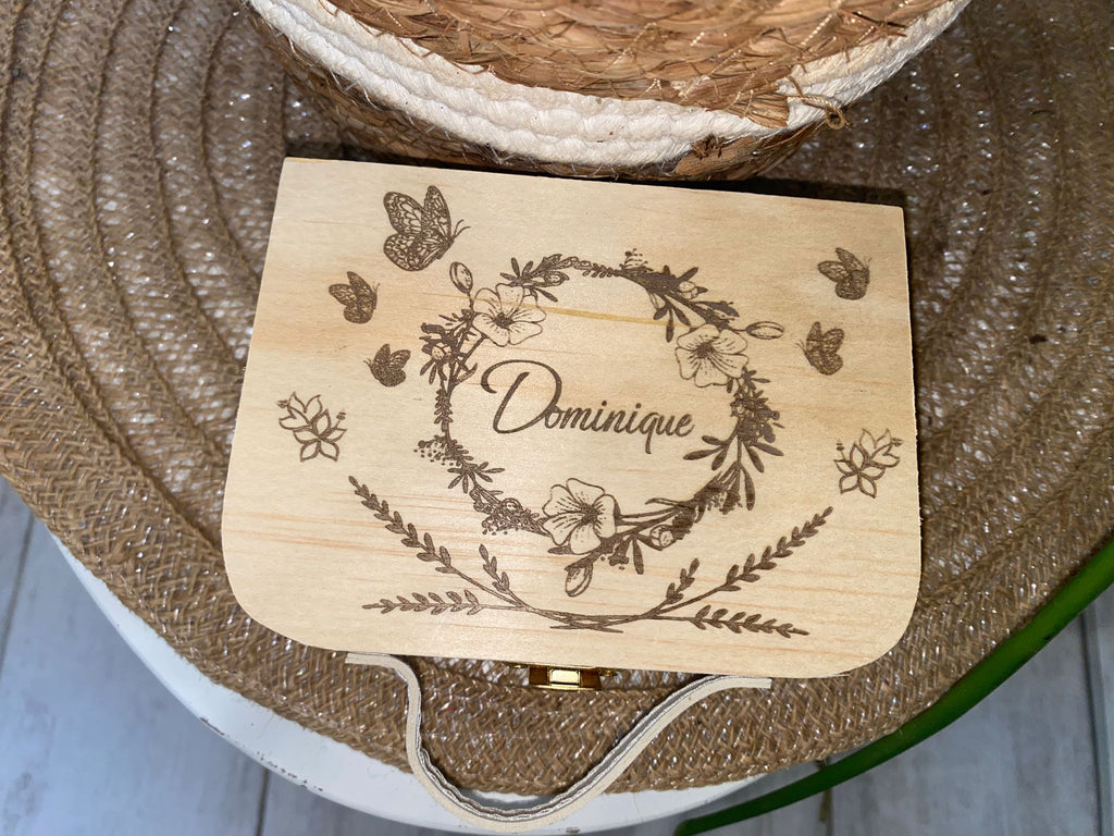 Petite valisette en bois personnalisée – Cadeau original | Création Fée Main