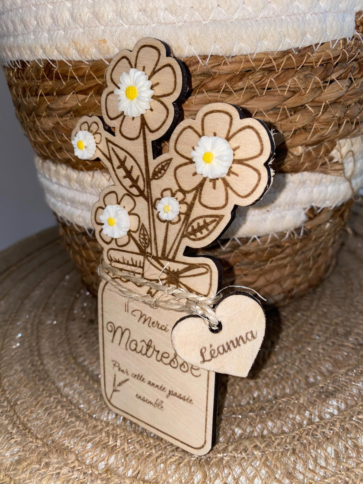 Plaque Bouquet "Merci Maîtresse" en Bois &amp; Fleurs en Résine Personnalisée