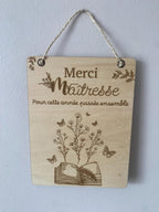 Plaque Suspendue "Merci Maîtresse" en Bois Gravé Personnalisée