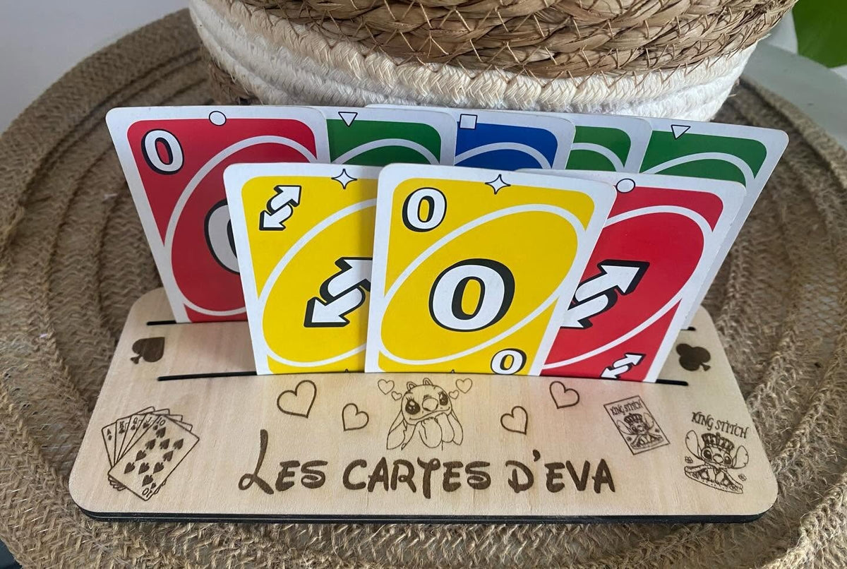 Porte-cartes de jeu personnalisé en bois – Prénom et thème au choix