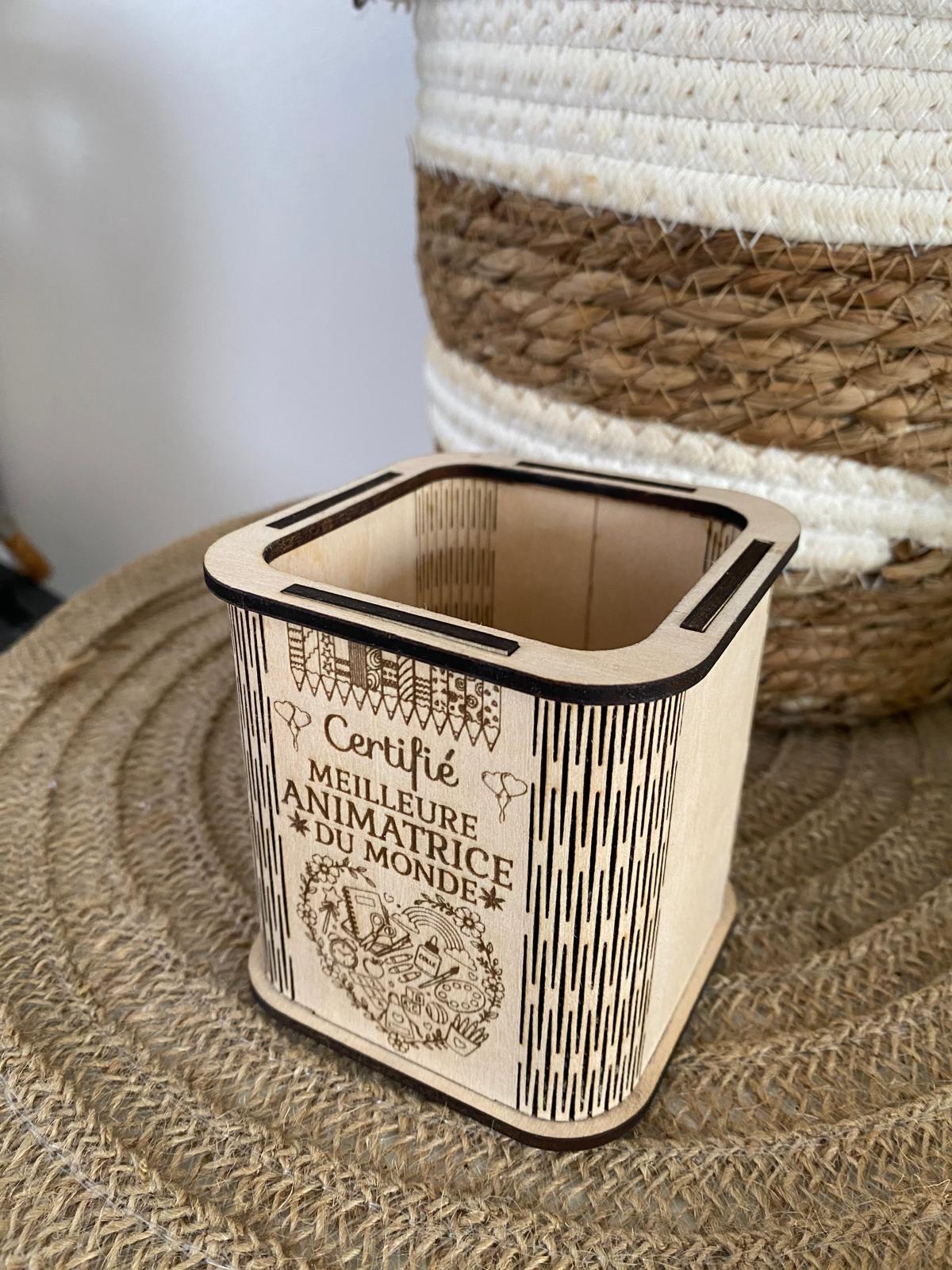 Pot à Crayons en Bois Gravé Personnalisé – Thème au Choix