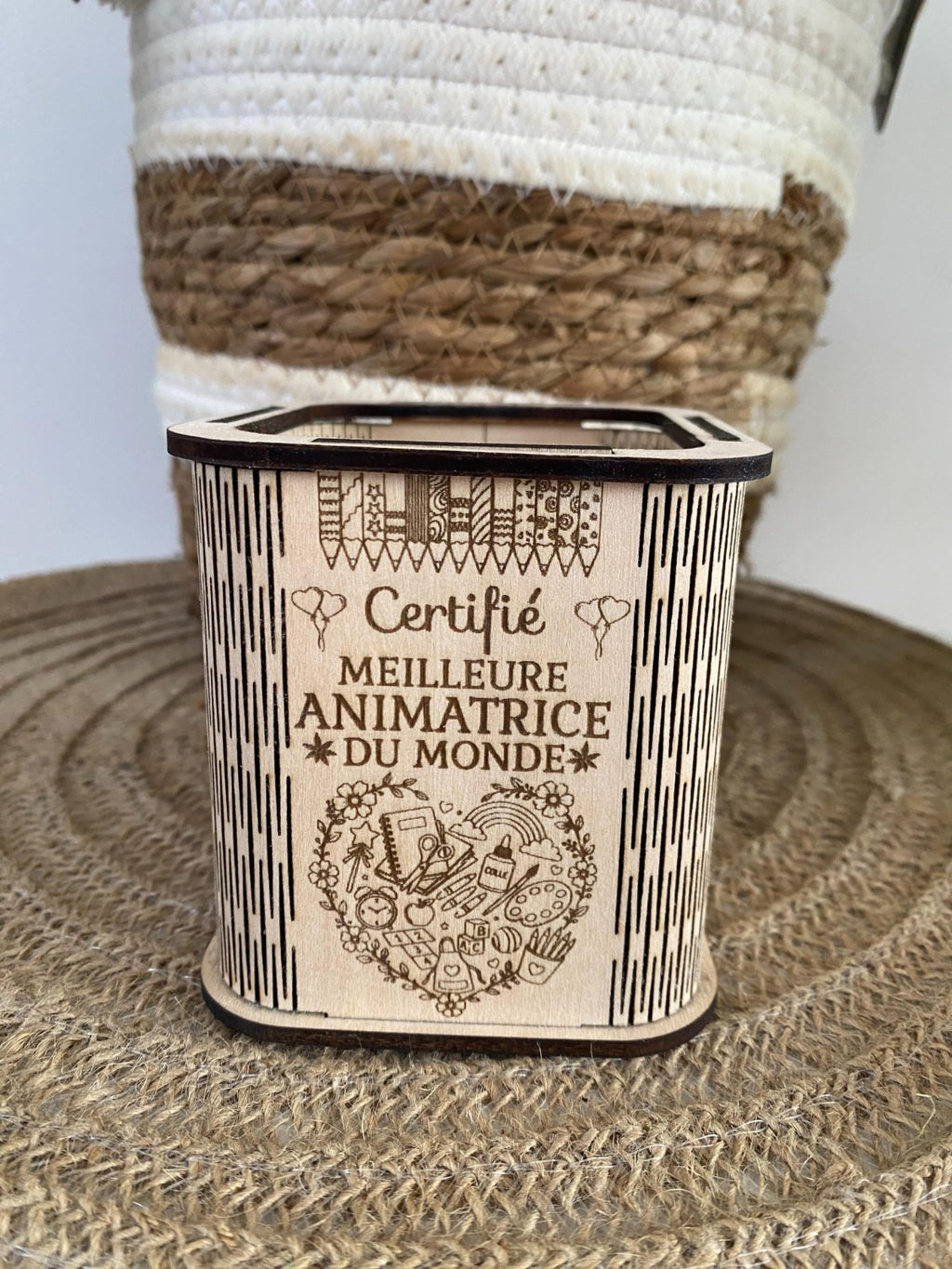 Pot à Crayons en Bois Gravé Personnalisé – Thème au Choix