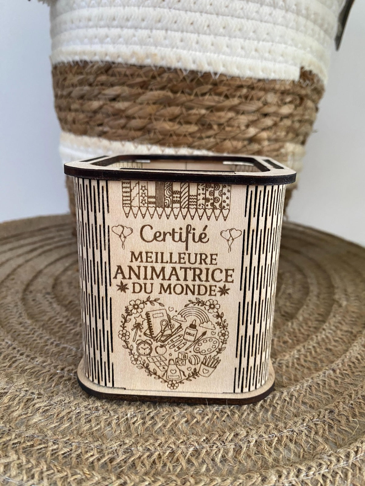 Pot à Crayons en Bois Gravé Personnalisé – Thème au Choix