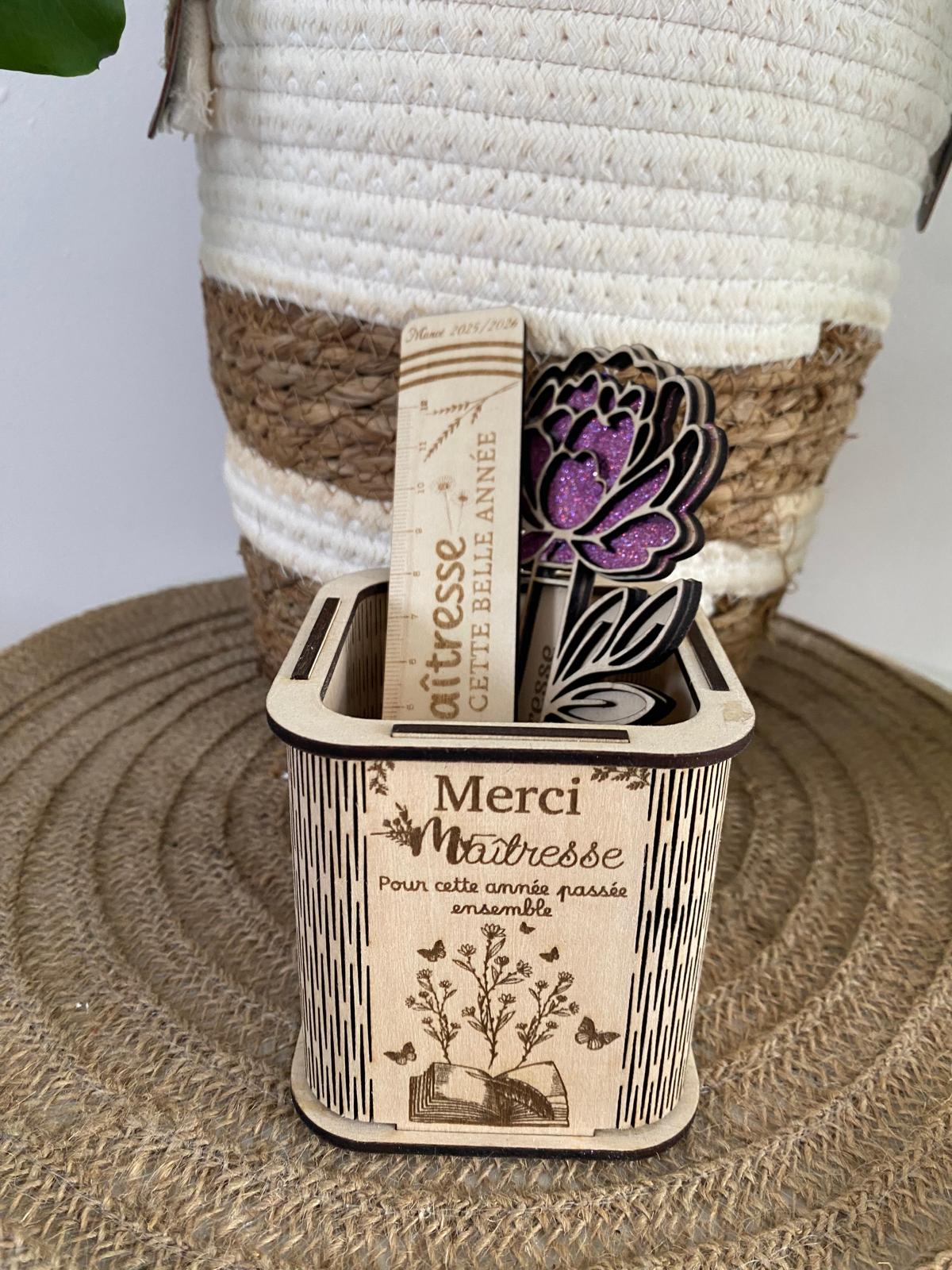Pot à Crayons en Bois Gravé Personnalisé – Thème au Choix
