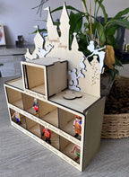 Présentoir château féérique personnalisé en bois pour figurines