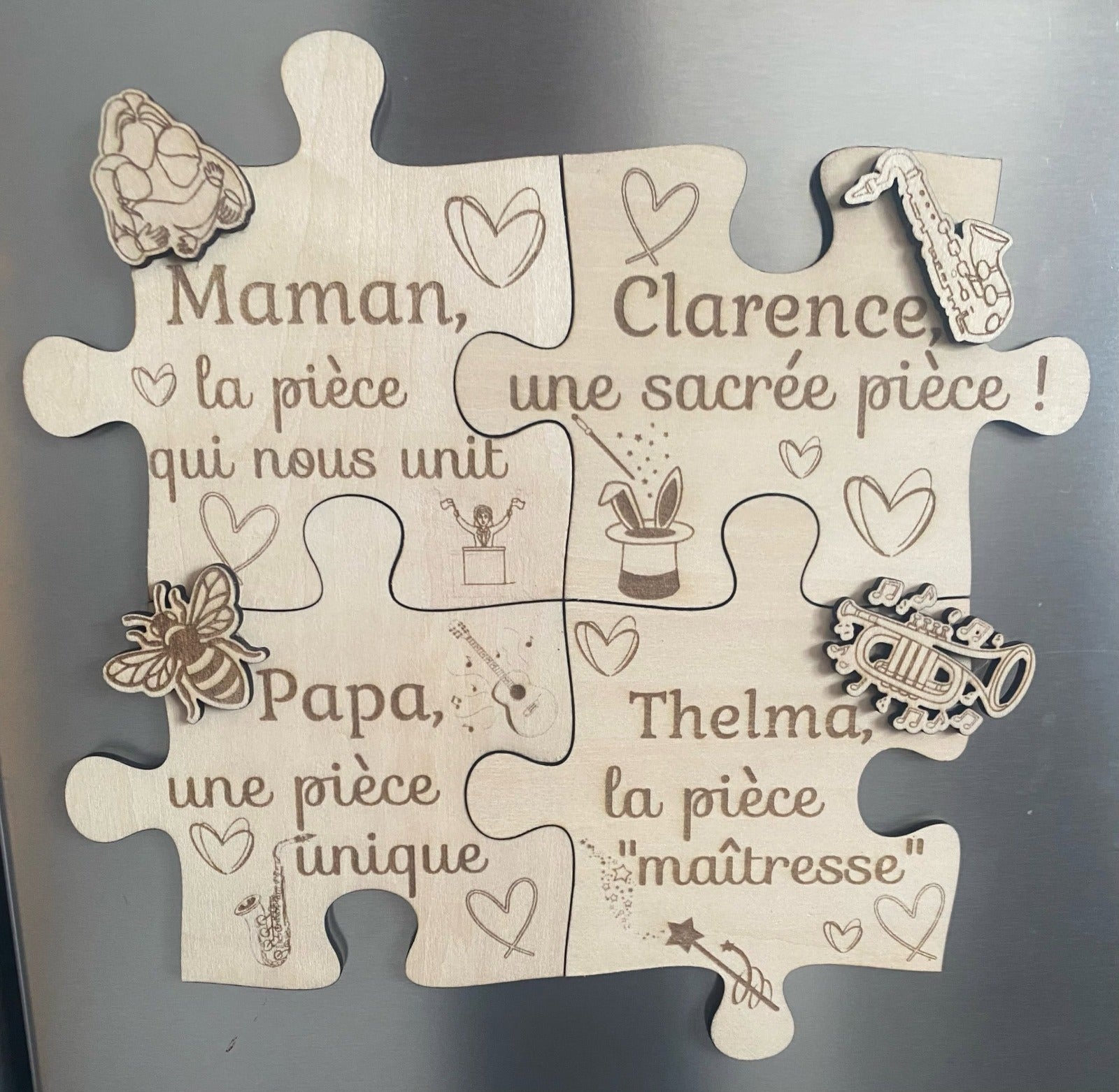 Puzzle familial personnalisé en bois – 4 pièces magnétiques