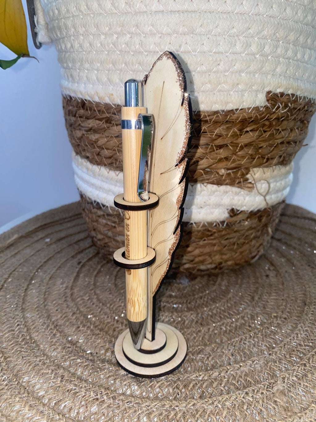 Stylo personnalisé en bois " Maman en Or" avec support plume