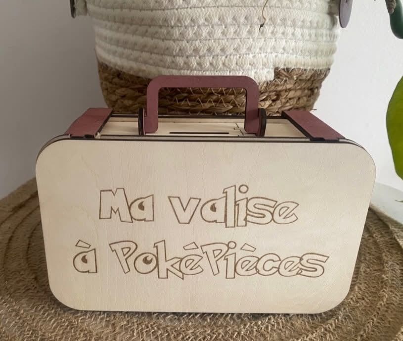 Tirelire valise personnalisée en bois avec couleurs– Création sur mesure