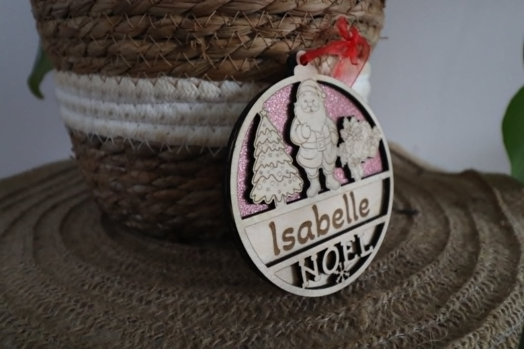 Boule de Noël en bois personnalisée – décoration de Noël artisanale