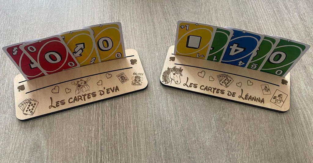 Porte-cartes de jeu personnalisé en bois – Prénom et thème au choix