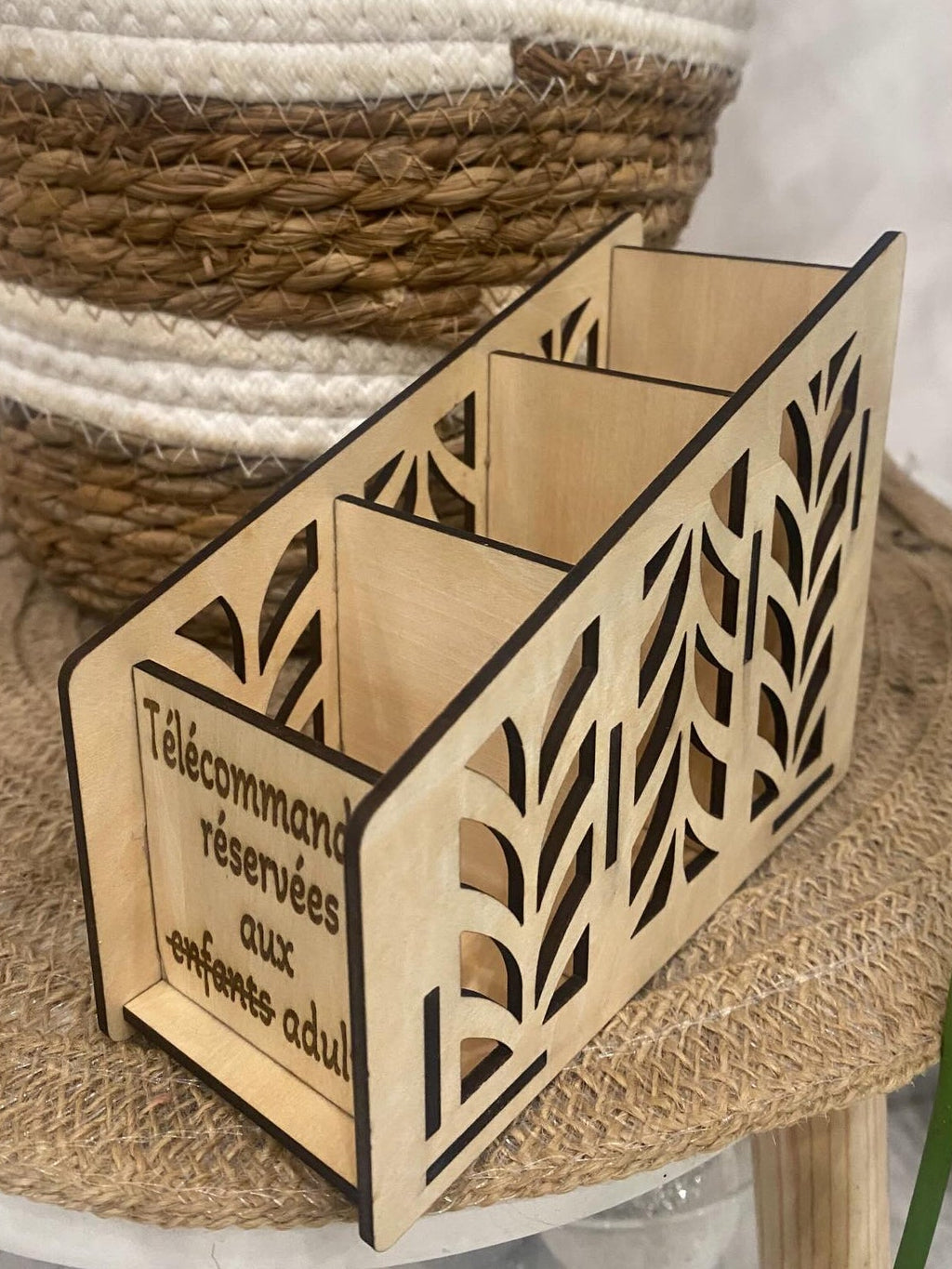 Support télécommande en bois personnalisable – décoration intérieure